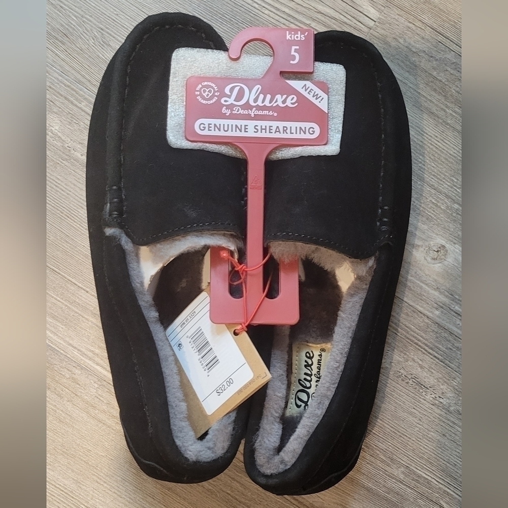 SIZE: 5 | Kid's dearfoam fireside indoor/Outdoor shearling moccasin - Picture 2 of 4
